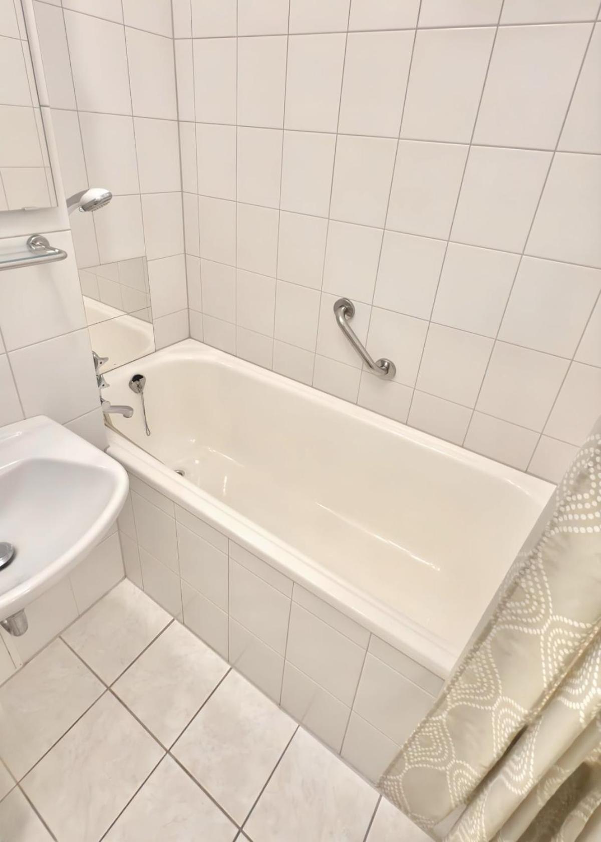 Modern Two-bedroom With Balcony In * Кёльн